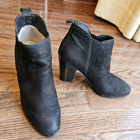 Michael Kors Black Ankle Boots - Picture 4 of 4